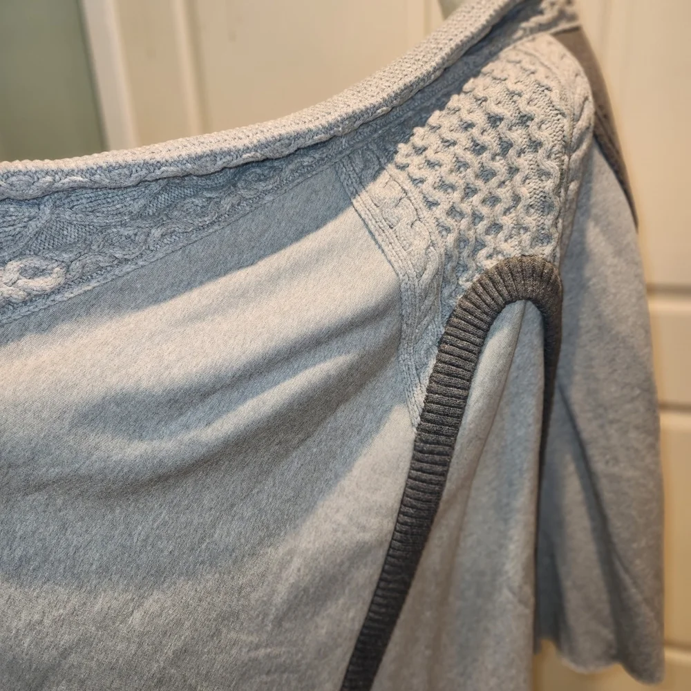 Burberry Gray Knit Cape - Authentic